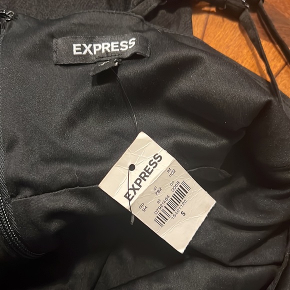 Express Skater Crisscross Bodice Dress - Picture 5 of 6